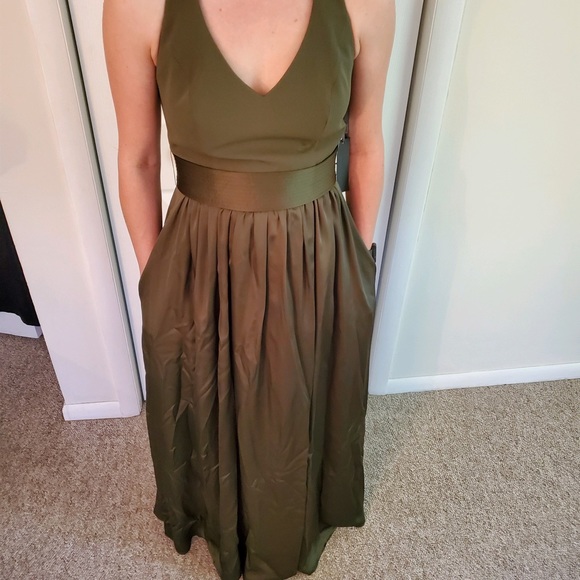 Vera Wang Bridesmaid, Olive, Size 6. - Picture 3 of 6